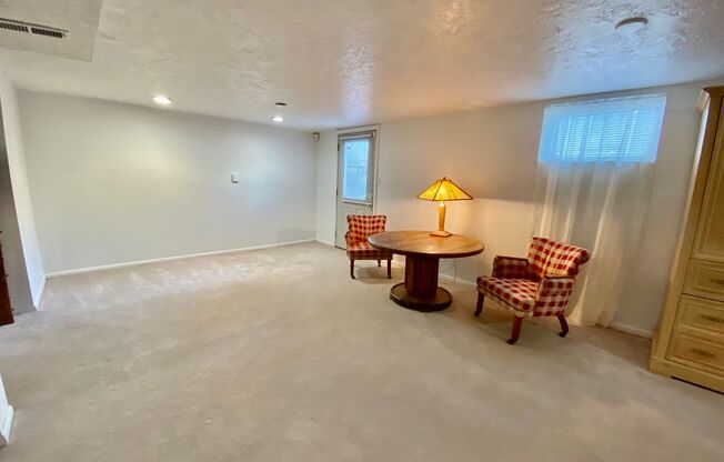 Spacious Milwaukie Studio