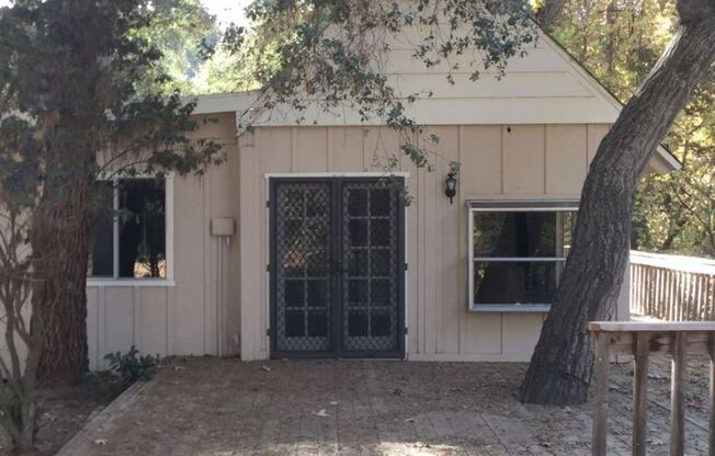 Adorable 1 Bed/1 Bath Home In Fallbrook!