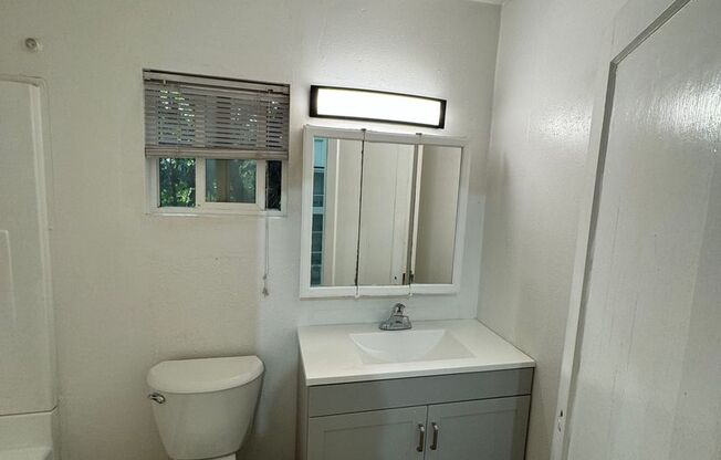 Studio, 1 bath, 400 sqft, $700