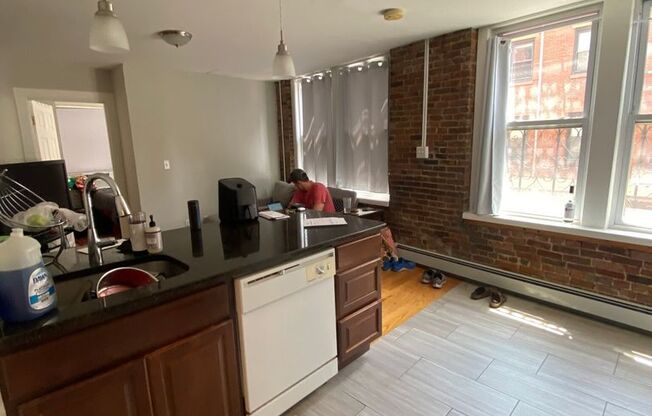 AWESOME 2 BED IN THE NORTH END