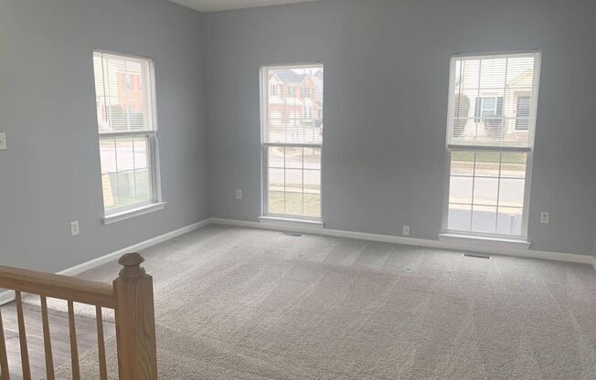Beautiful 3bd 2/2bth duplex with attached garage.