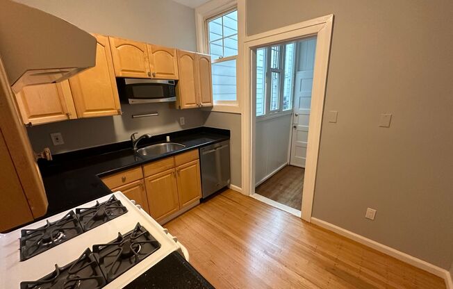 2 beds, 1 bath, $3,395, Unit 03