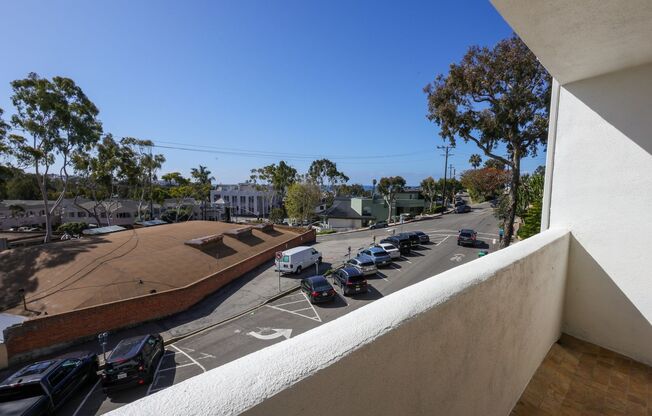 2 beds, 1.5 baths, 994 sqft, $3,995, Unit 17