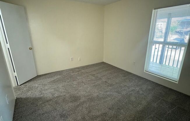 1 bed, 1 bath, 635 sqft, $1,135, Unit 5901-16