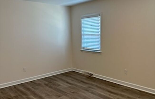 2 beds, 1 bath, $1,355, Unit 3139 Orleans Court