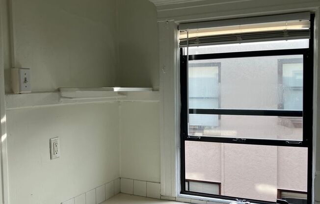 Studio, 1 bath, 182 sqft, $1,200, Unit 301