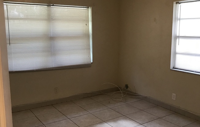 2 beds, 1 bath, 678 sqft, $2,079