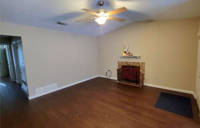 2 beds, 2 baths, $1,400