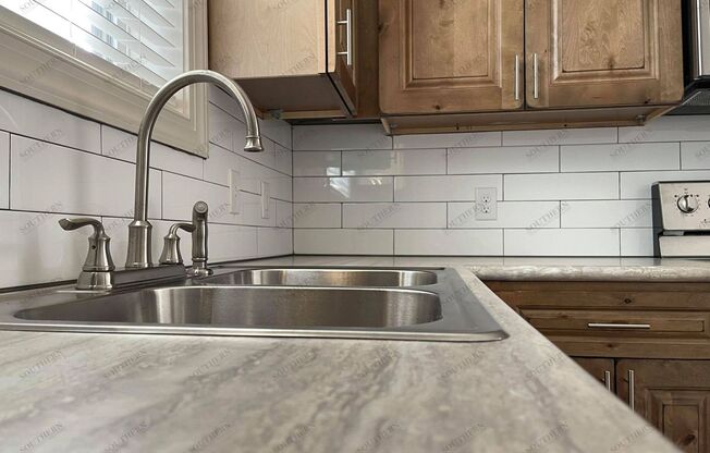 2 beds, 2 baths, 1,000 sqft, $1,300, Unit Suite 50