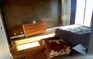 1 bed, 1.5 baths, 1,009 sqft, $3,990, Unit 1112