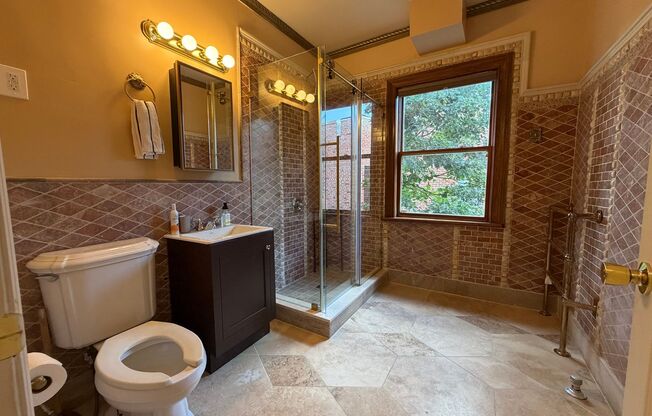 161 Park Hill Ave (LEASE ONLY)