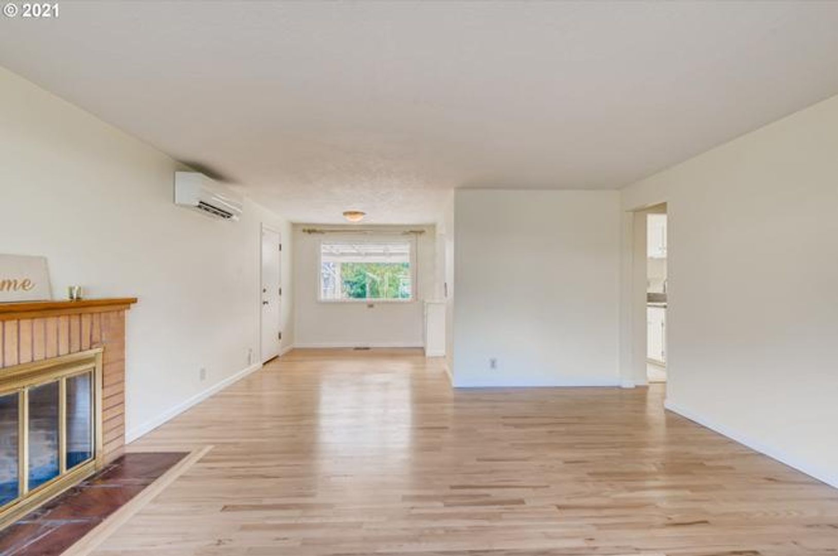 SE 3 Bed | 1 Bath | Expansive Backyard | Pet-Friendly
