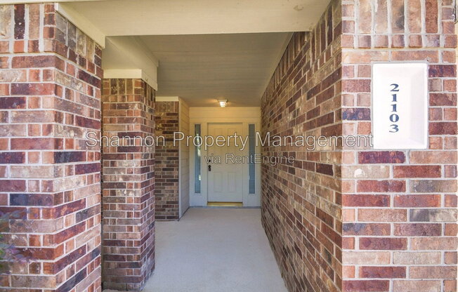 21103 N VLY CT