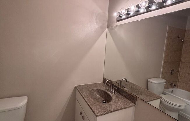 1 bed, 1 bath, 704 sqft, $1,345, Unit 16
