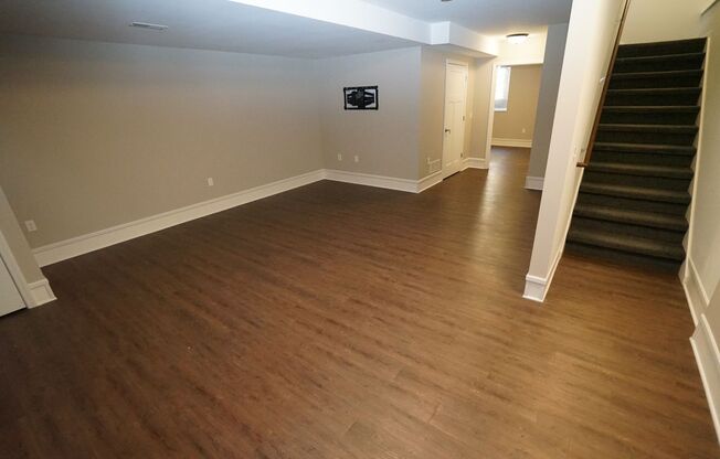 5 beds, 3.5 baths, $3,100, Unit 1