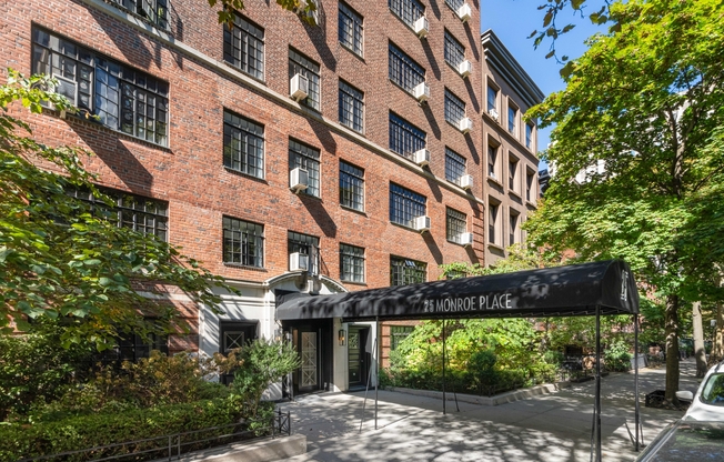 2 beds, 1 bath, 995 sqft, $7,000, Unit 1F