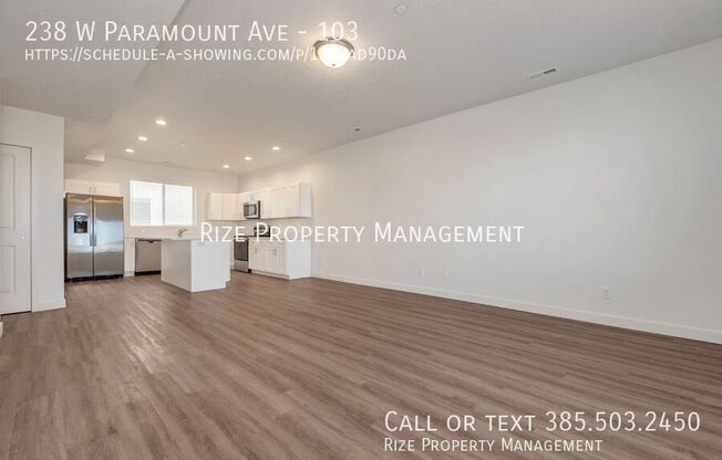 238 W PARAMOUNT AVE