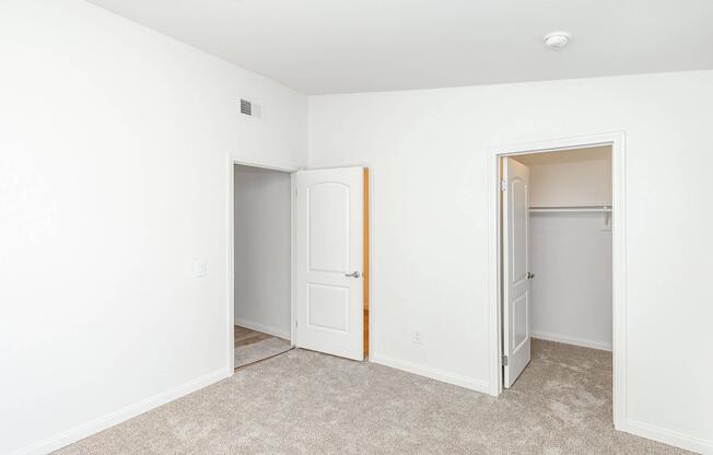 2 beds, 2 baths, 880 sqft, $3,020