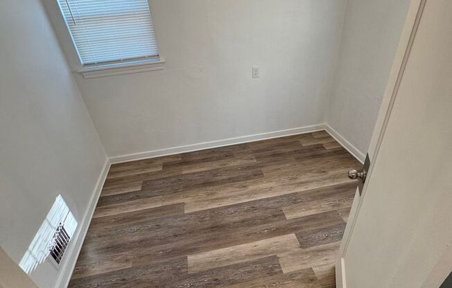 3 beds, 1 bath, $1,200