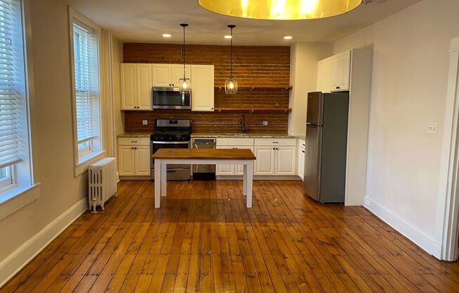 1 bed, 1 bath, $1,295, Unit Apt 3