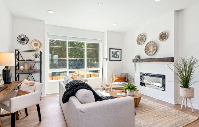 3 beds, 3.5 baths, $3,700, Unit 4
