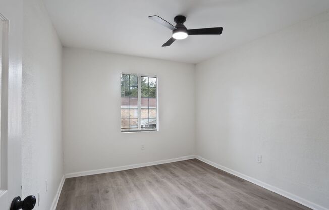 2 beds, 1 bath, 850 sqft, $1,075, Unit F6