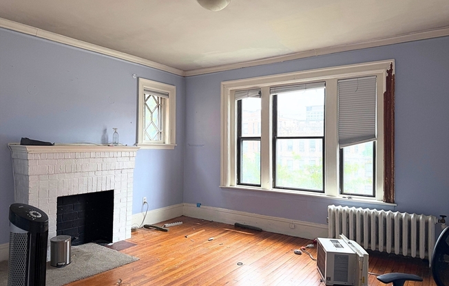 3 beds, 1 bath, 1,000 sqft, $4,800, Unit 12
