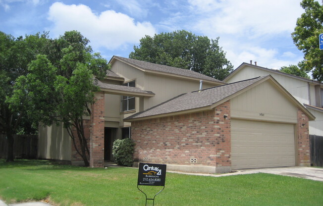 GREAT LOCATION & NEIGHBORHOOD!!! 2 BR W/ OPEN FLOOR PLAN & HIGH CEILINGS*NEISD SCHOOLS