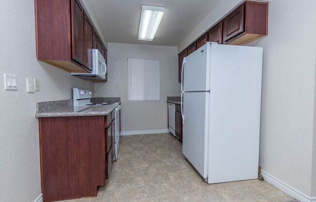 Charming 1-Bedroom Condo in Guard-Gated Bella Vita!