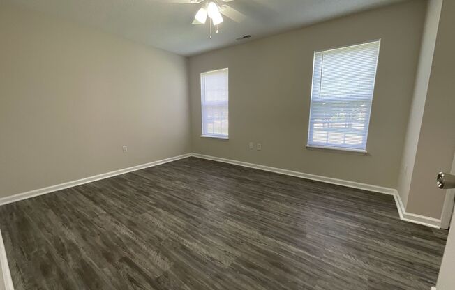 1 bed, 1 bath, 871 sqft, $1,450, Unit 2758-4 Pearl Remodel