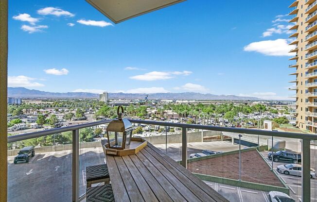 1 bed, 1 bath, $2,499