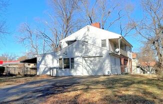 800-802 E 75th Terrace - Duplex