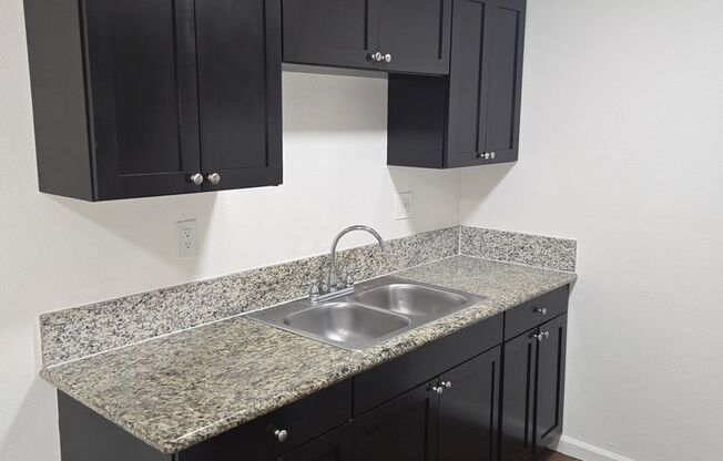 1 bed, 1 bath, 500 sqft, $1,795, Unit 71-08
