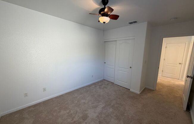 3 beds, 2.5 baths, $2,595, Unit #3014