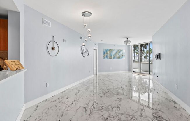 2 beds, 2 baths, $2,695, Unit #104