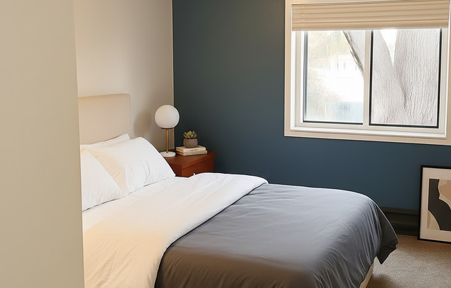 2 beds, 1 bath, 950 sqft, $1,325, Unit Unit 213