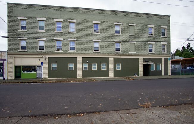 Studio, 1 bath, $1,025, Unit 211