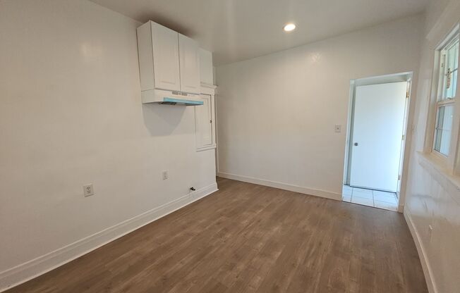 3 beds, 2 baths, 1,600 sqft, $3,915