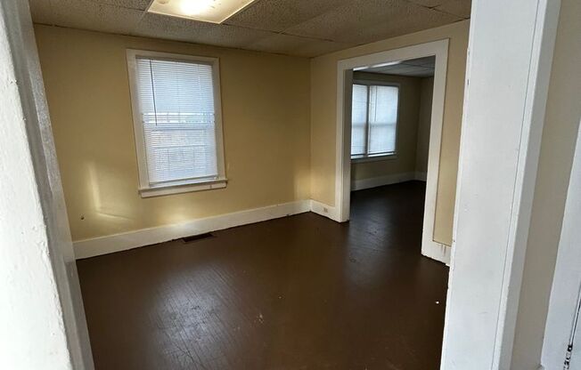 3 beds, 1 bath, $1,300