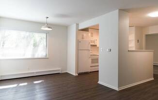 2 beds, 1 bath, 735 sqft, $1,950, Unit 2