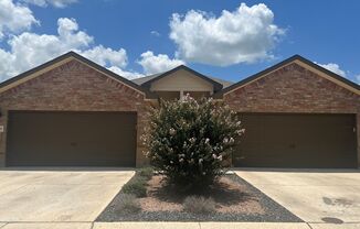 Luxury 3/2 Duplex in Seguin, Texas