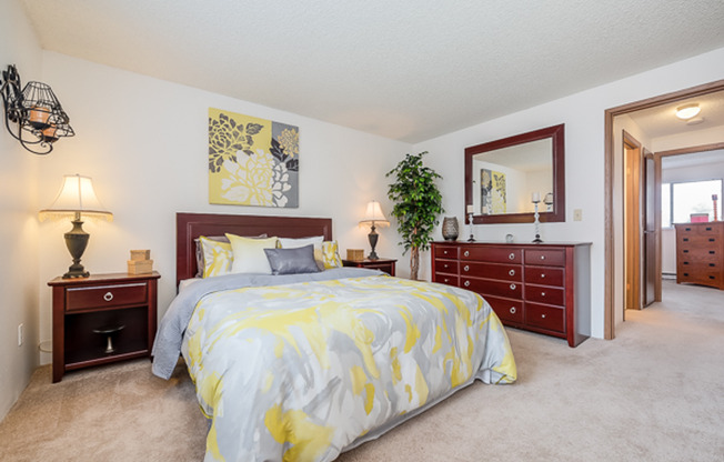 2 beds, 1 bath, 895 sqft, $1,599, Unit P203