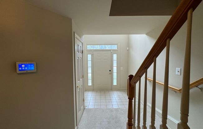 Bright and Classic 3 Beds 2/2 Bath Townhome With Deck & Patio In Vibrant Prince William Commons