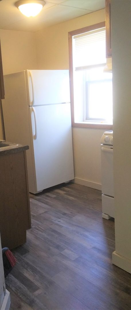 Studio, 1 bath, $695, Unit Apt 10