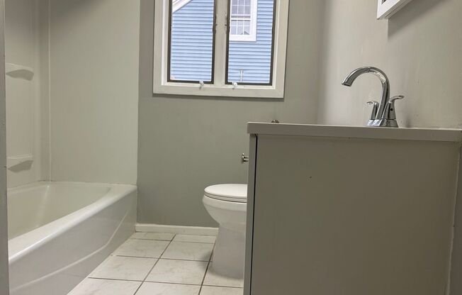 3 beds, 1 bath, $2,200