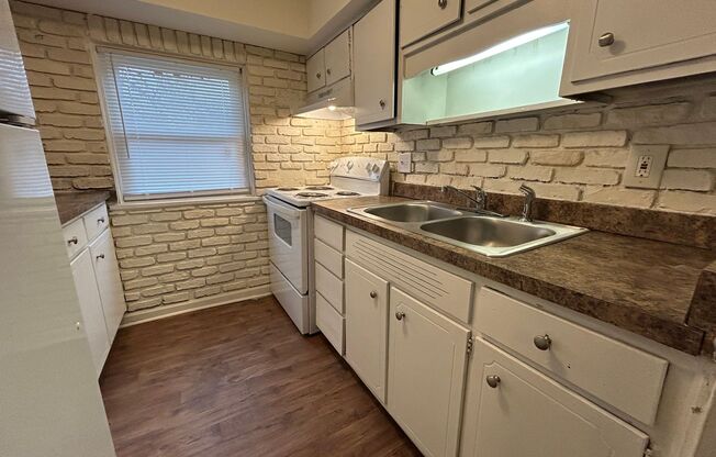 1 bed, 1.5 baths, 1,200 sqft, $1,100, Unit 2009-27