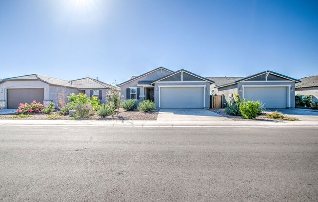 Bella Vista Farms 3 bedrooms!!