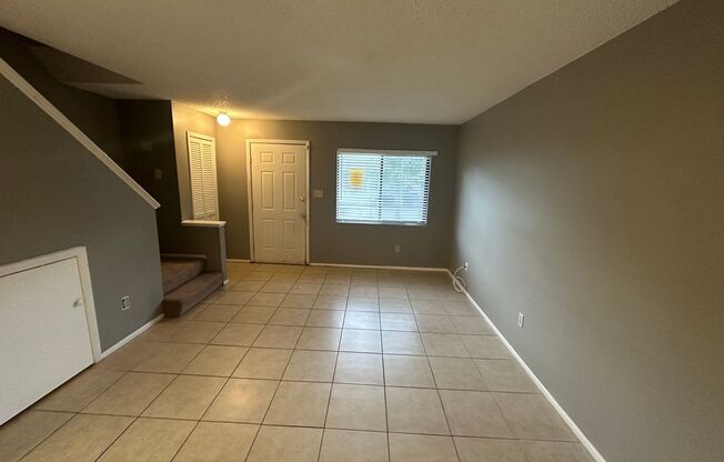 GREAT 2/2.5 Townhome Near UCF! Available Now!