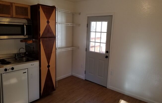 Studio, 1 bath, 150 sqft, $700, Unit Cabin #2