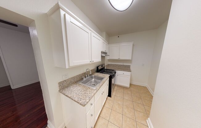 1 bed, 1 bath, 575 sqft, $1,695, Unit 504